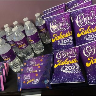 GRAD PURPLE-Filled Personalized Party Favors- 1 Dozen/ 1 Docena de Snacks Personalizados Rellenos