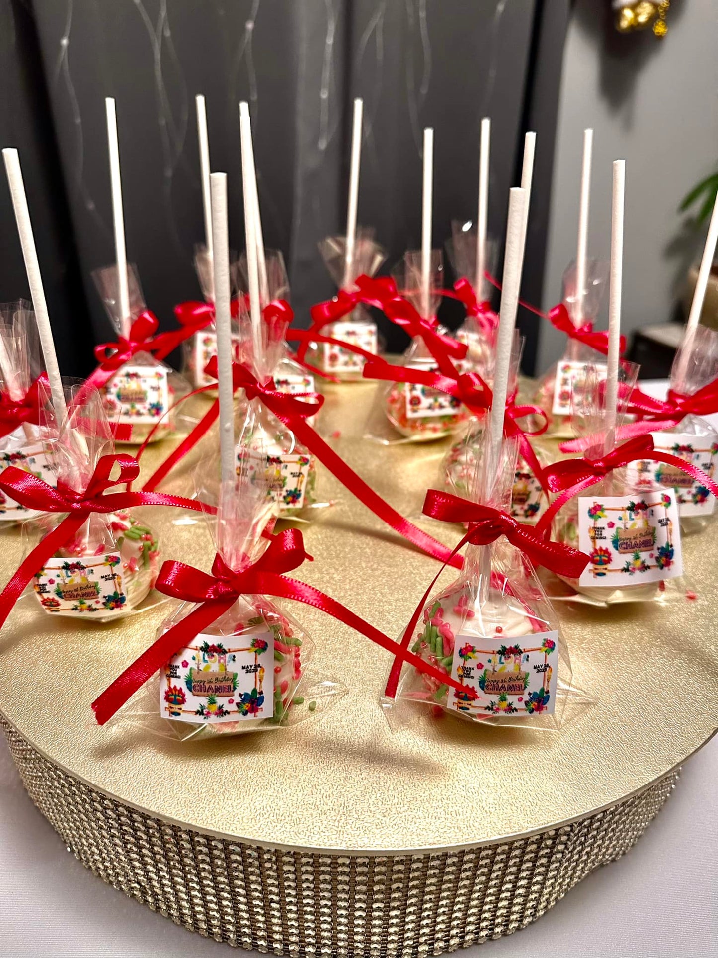 LUAU -Filled Personalized Party Favors- 1 Dozen/ 1 Docena de Snacks Personalizados Rellenos