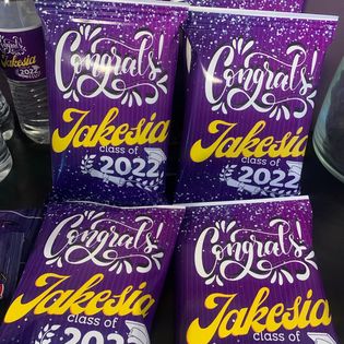 GRAD PURPLE-Filled Personalized Party Favors- 1 Dozen/ 1 Docena de Snacks Personalizados Rellenos